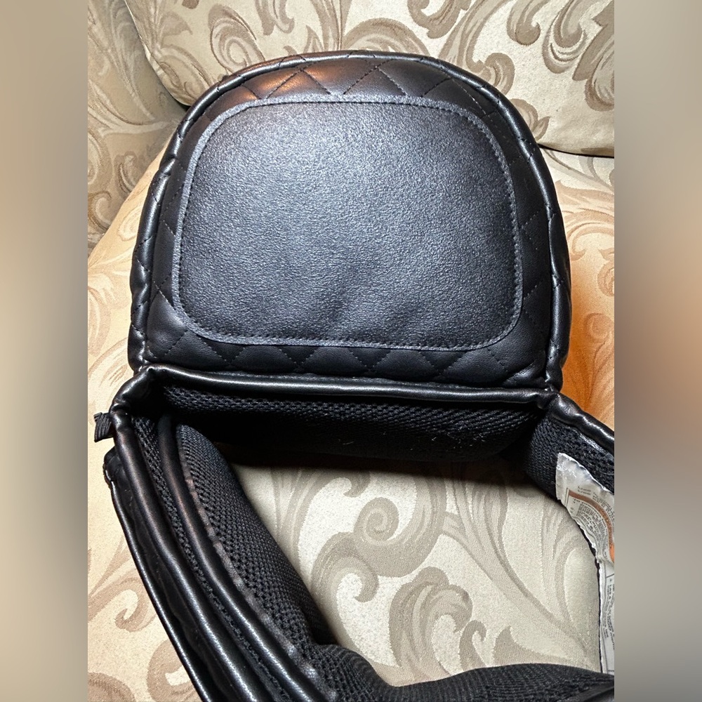 Quilted Black Faux Leather & Gold Accents Tush Baby, Baby/Child Carrier/Seat - Picture 4 of 16